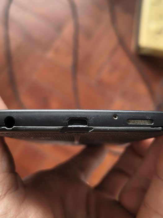 LG V10 funcional mas a precisar de bateria nova. Usado