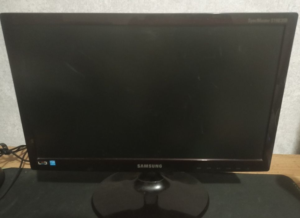 Монітор Samsung S19B350