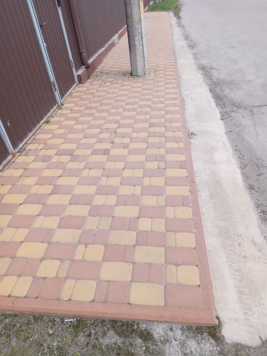 Укладка тротуарної плитки