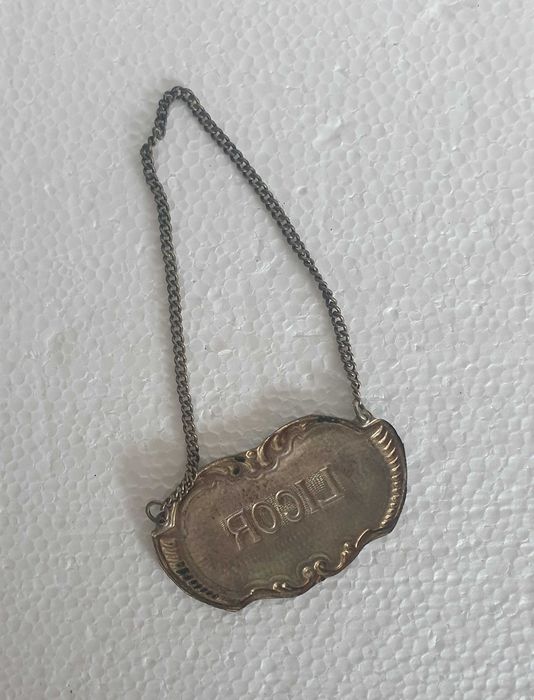 Letreiro / Gargantilha para garrafa de licor, em casquinha, Anos 60