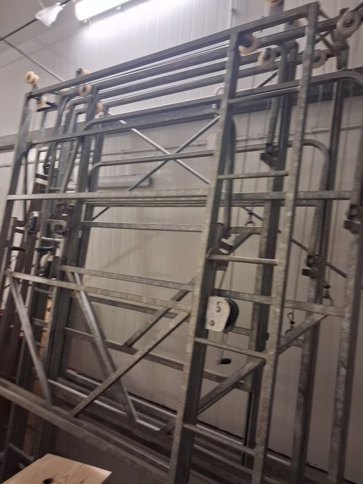 Regały pieczarkarskie w bardzo dobrym stanie