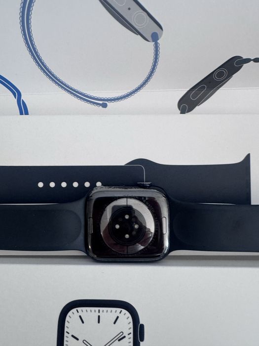 Apple Watch Series 7 (GPS + Cellular)