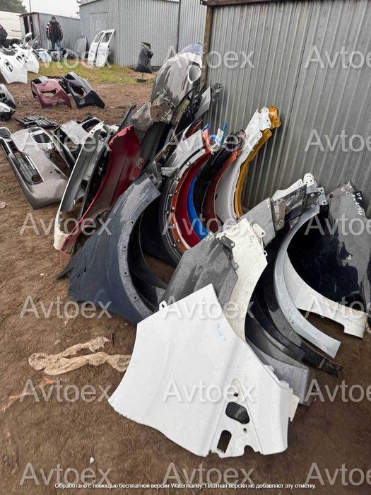 Крило праве ліве Volkswagen є на моделі які вказана в описі