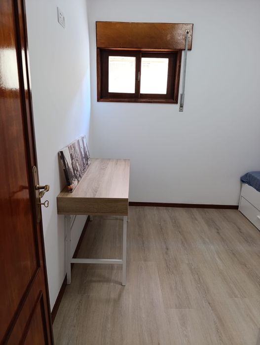 Quartos em Apartamento Renovado - Gaia Centro (perto da Av. da República)