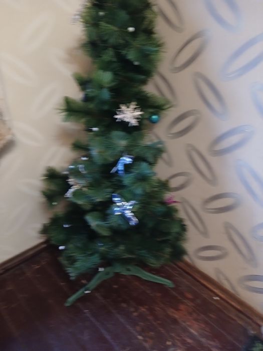 Ёлка искуственная