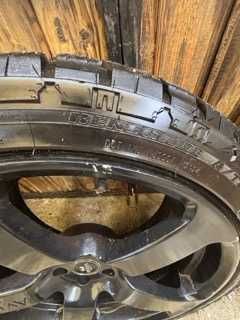 Jantes Aversus e pneus Radar Renegade 275/40 R22 108V XL