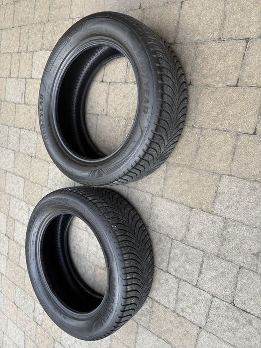 Good Year 215/55R17