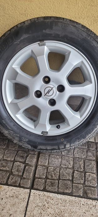 Komplet kół z letnimi oponami