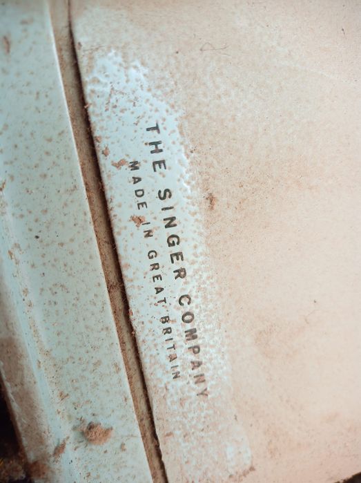 Máquina de Costura Singer