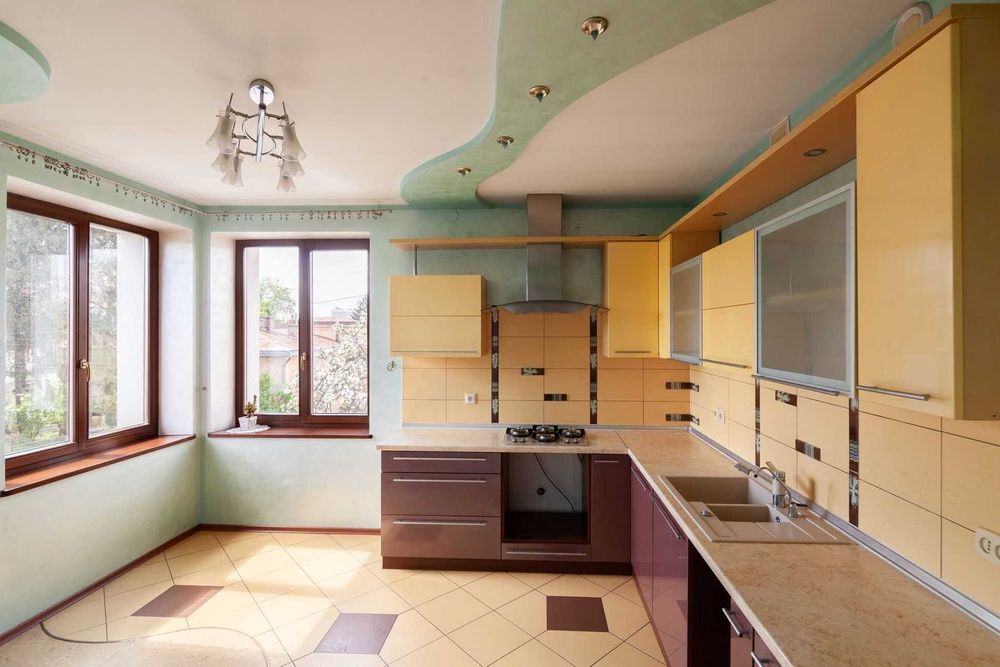 Оренда окремої будівлі. 360кв.м. 10сот. вул. Херсонська. 2000$/міс.