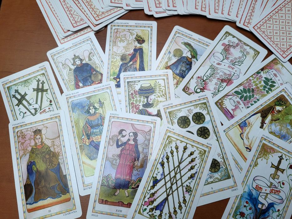 karty tarota 80 sztuk w pudełku