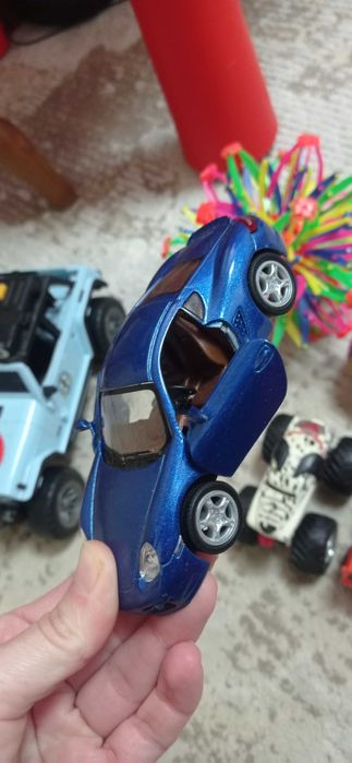 Машинки іграшки для хлопчиків.