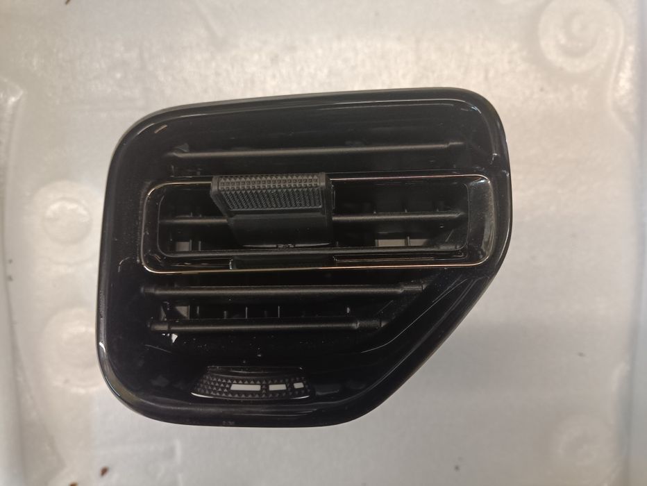 Dodge durango 2021 części kratka nawiewu lewa