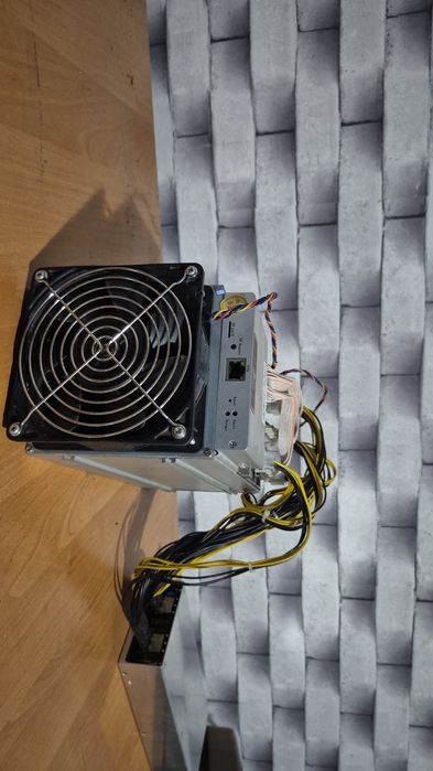 Koparka kryptowalut antminer s9i