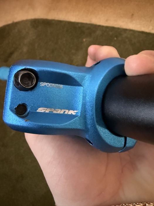 Руль Raceface, винос Spank spoon, гріпси dartmoor
