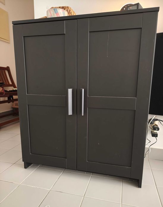 Móvel Com portas cor preta