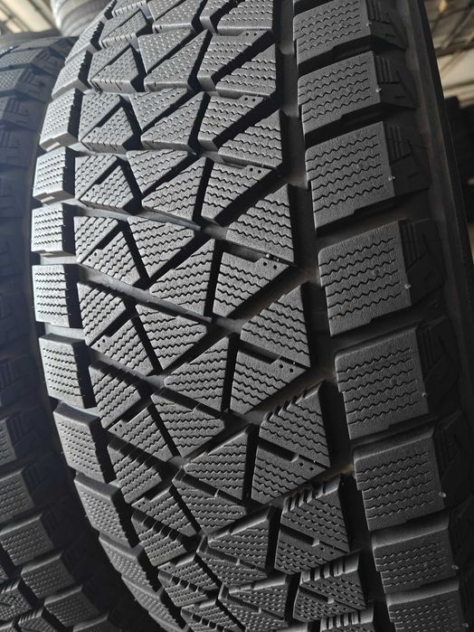 R18 255 60 шини зимові Bridgestone Blizzak DM-V2 як нові арктичні липучки