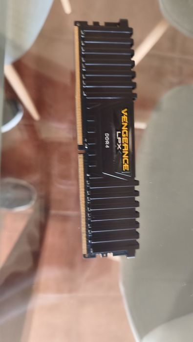 Memória RAM Corsair vengrance lpx ddr4 2x8
