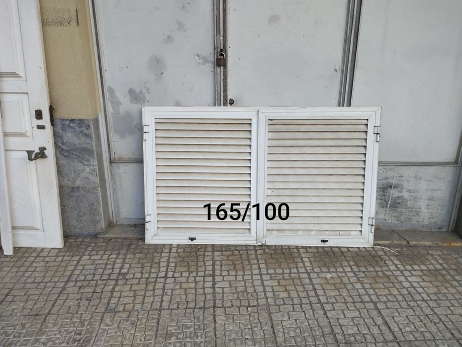 Vendo portadas em alumínio lacado branco