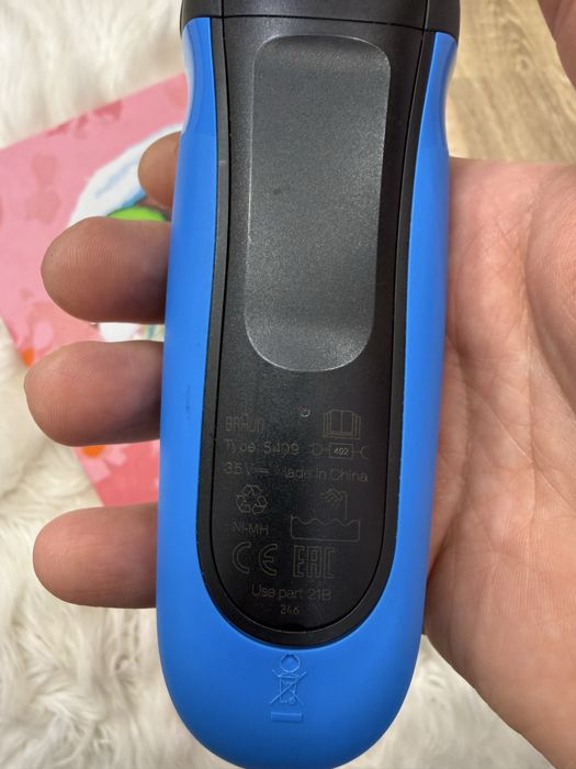 Електробритва Braun Series 3 310BT блакитна