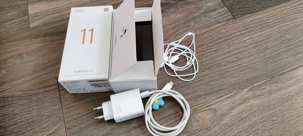 Smartfon Xiaomi 11T z salonu + 2 casy gratis