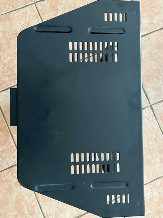 Movel de metal com rodas para TV