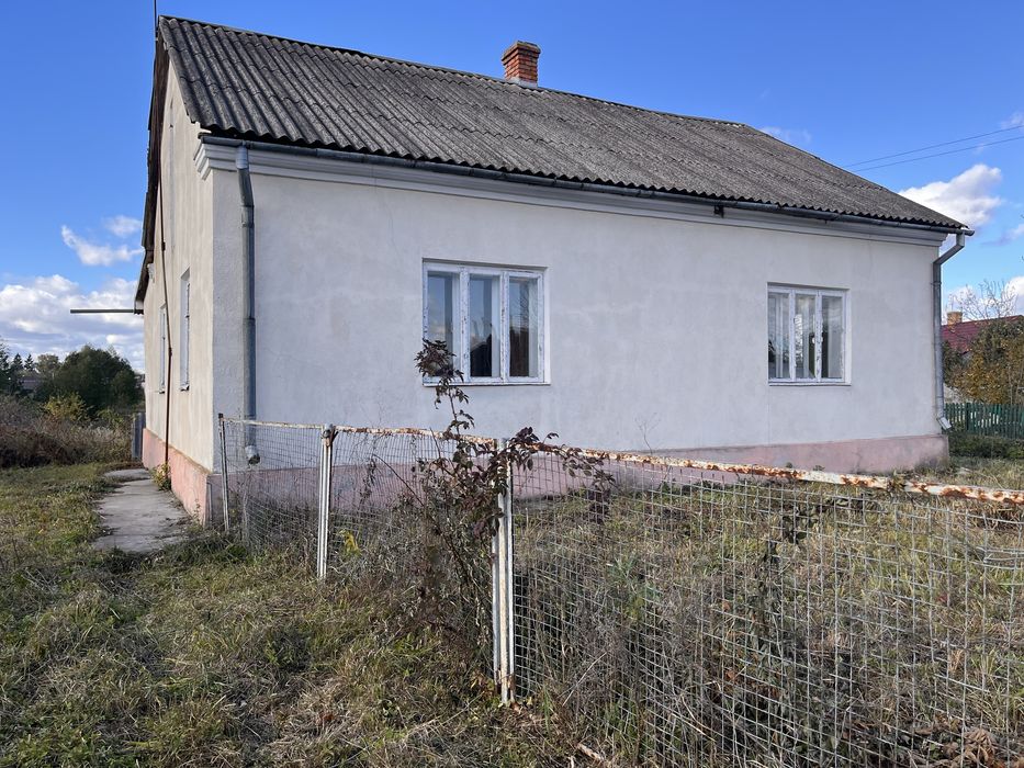 Будинок в селі Тартаків