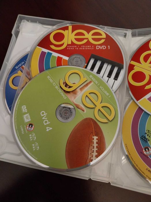 Glee - 1ª temporada, DVD, 22 episódios + exclusivos karaoke e jukebox
