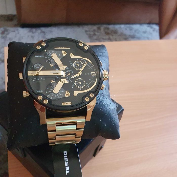 Relogio diesel  dourado original na caixa