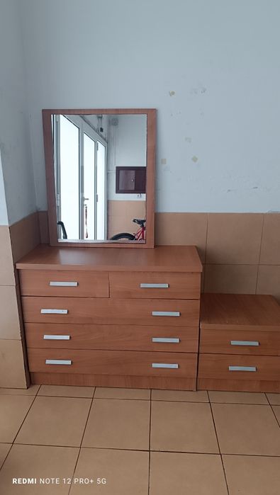 Quarto casal ler anúncio Vendo Mobília