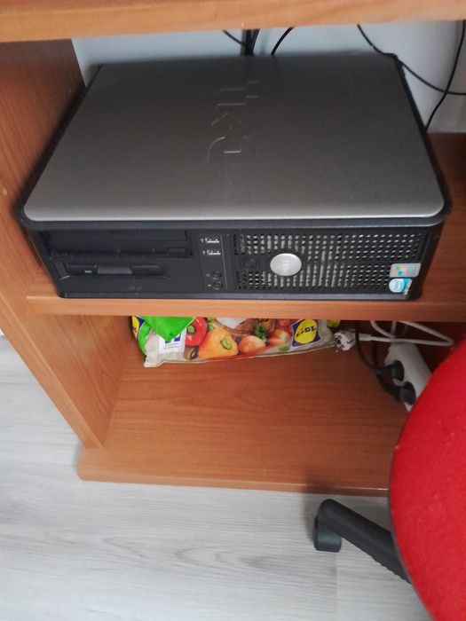 Compotador a funcionar64409440725890122