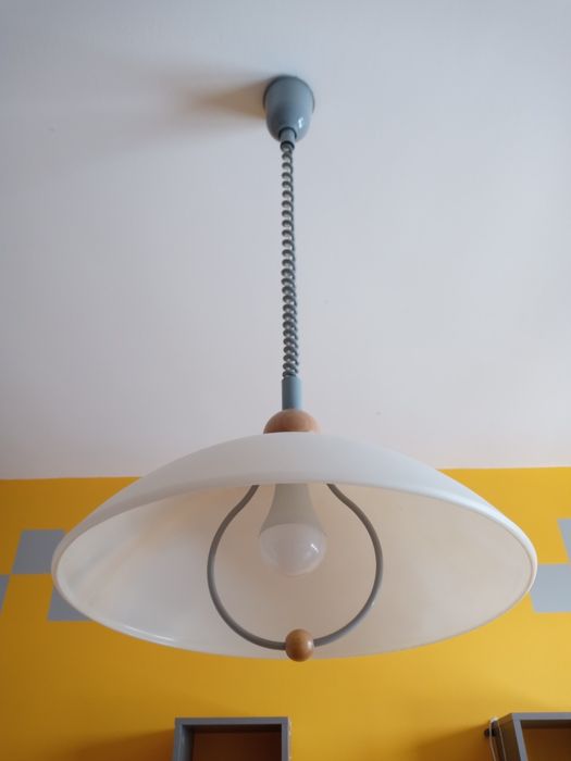 Lampa sufitowa, wisząca z regulacją wysokości
