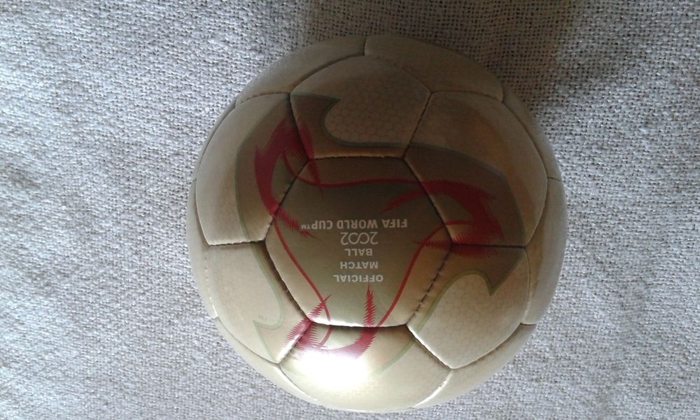 Bolas novas a estrear, Oficiais FIFA, adidas: Mundiais: 1994 USA; 1998 França; 2002 Coreia Sul/Japão; 2006 Germany. 175€/un.  500€/4 bolas