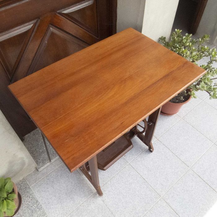 Mesa De Máquina De Costura - SINGER