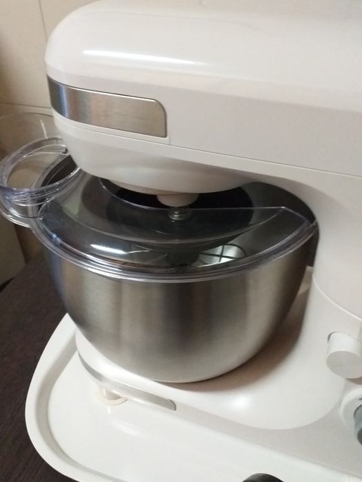 NOVO À  ESTREIA Batedeira robot de cozinha 600W taça inox 5Ltampa antisalpicos,3peças para bater claras,misturar,amassar VALOR FIXO em mão veja zonas