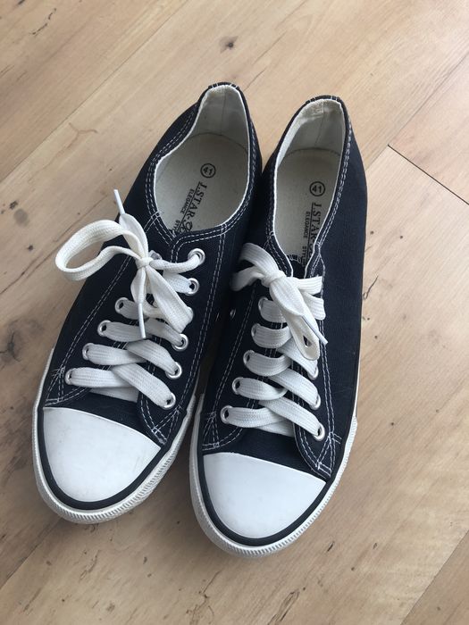 Trampki granatowe 41