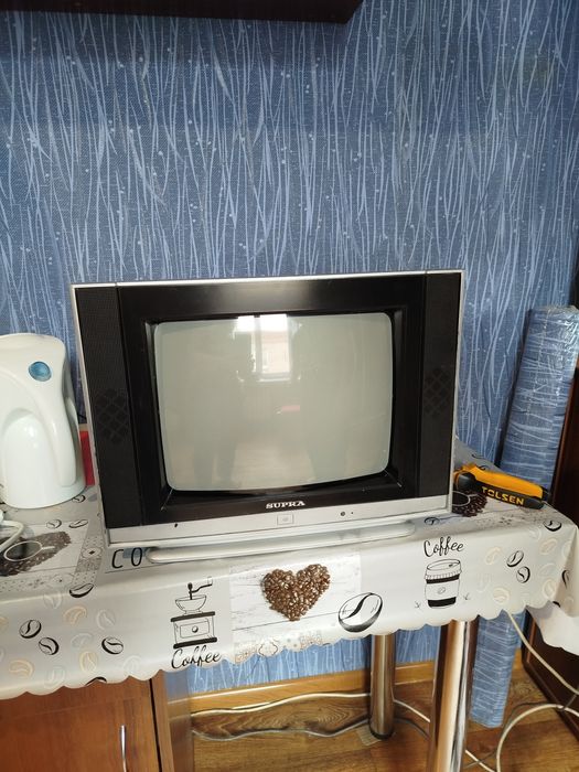 Продам телевизор маленький