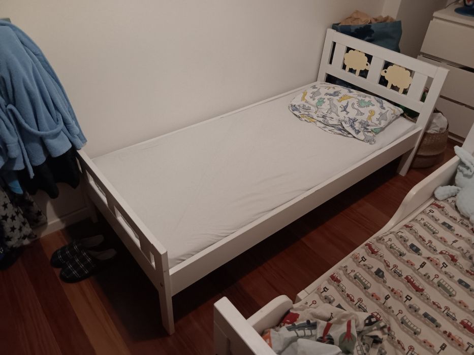 Cama de criança  +  colchão