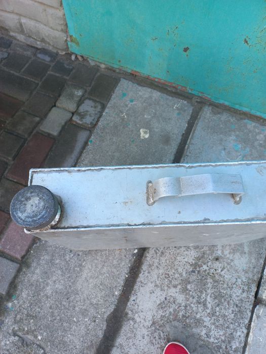 Канистра под бензин алюминиевая, б/у