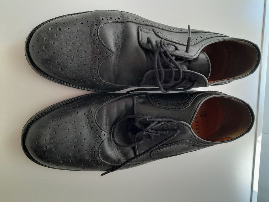 Sapatos de homem n. 41