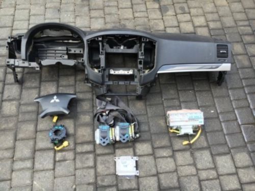 запчасти розборка шрот mitsubishi pajero паджеро wagon IV