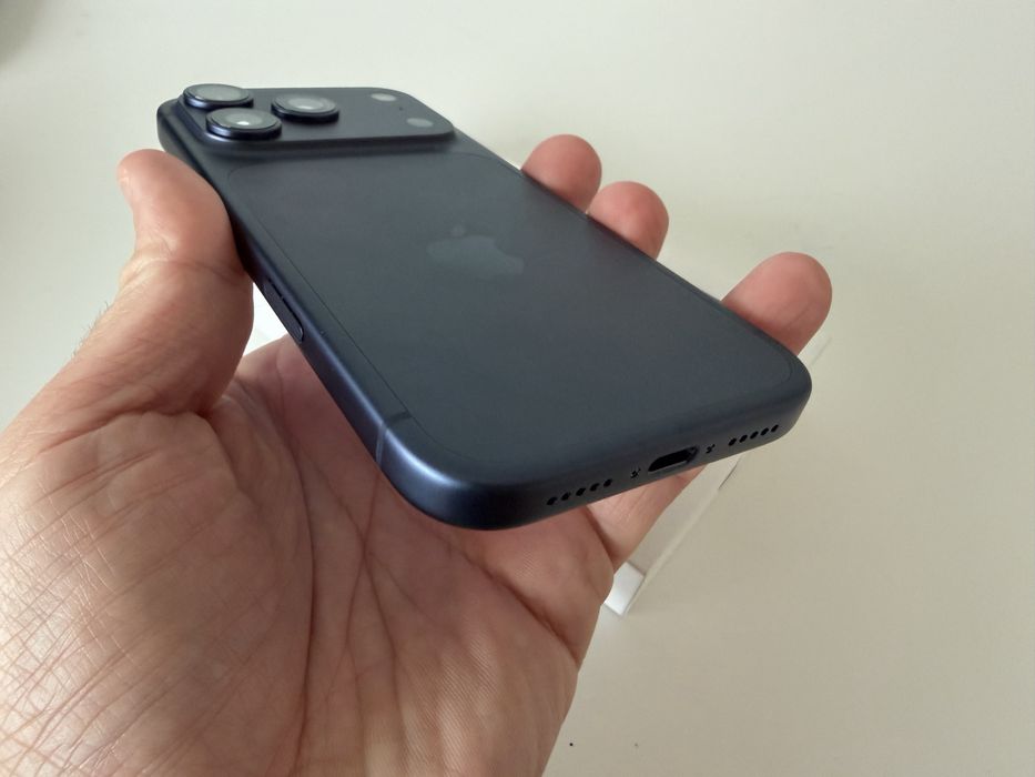 Apple iPhone 17 Pro 1TB Deep Blue