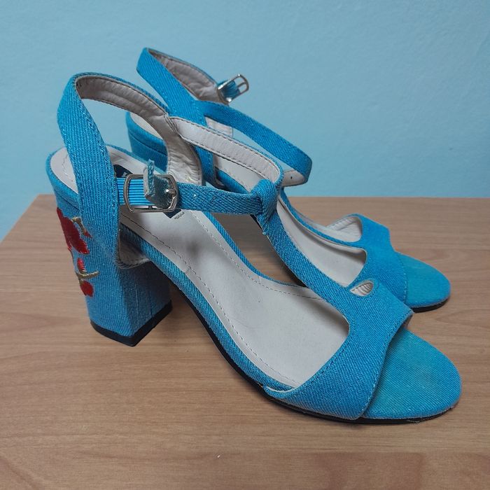 Sandałki jeansowe  roz 35