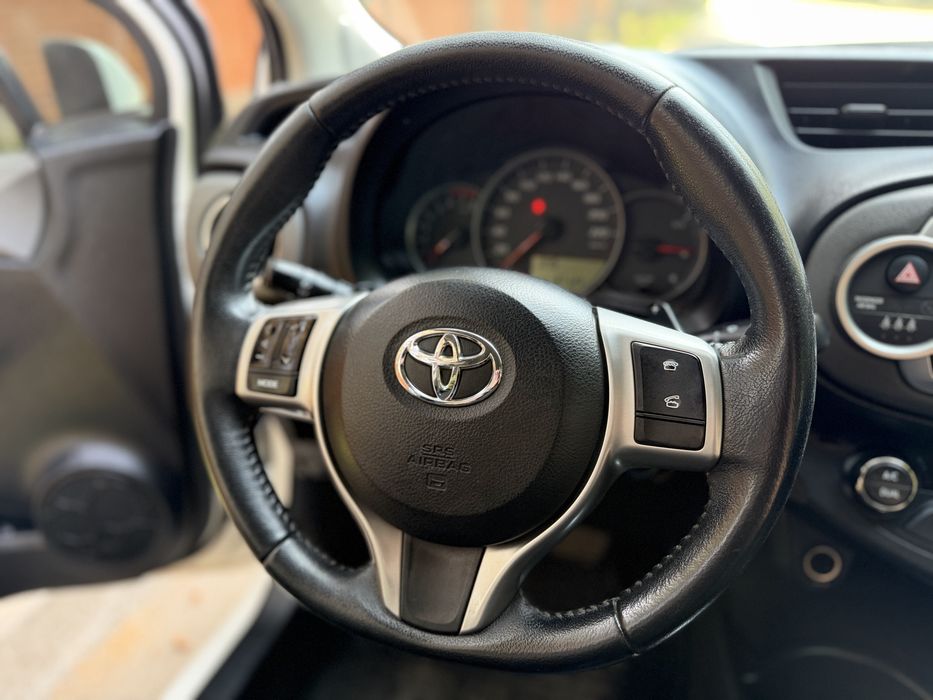 Toyota Yaris 2012 АВТОМАТ!!