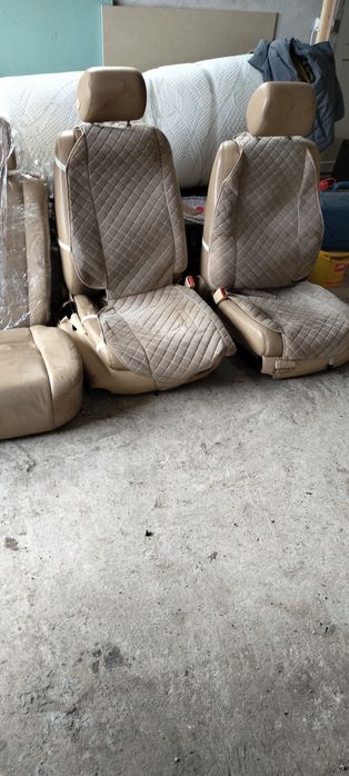 Сидіння VW Tuareg (передні і задні)