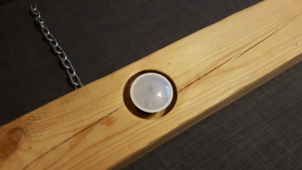 Drewniana belka z led