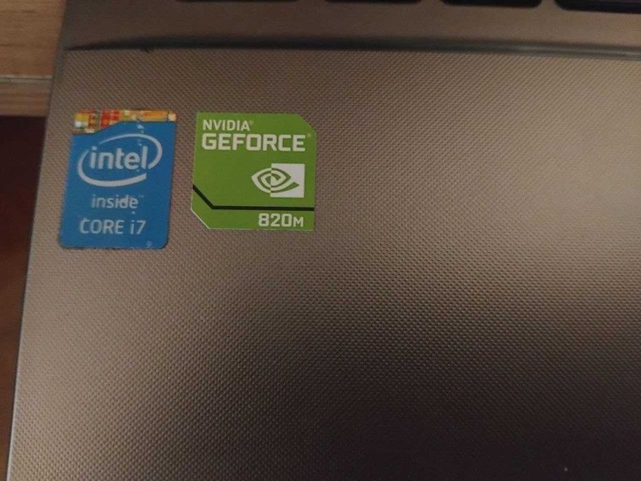 ASUS F550L Intel core i7 Geforce 820m