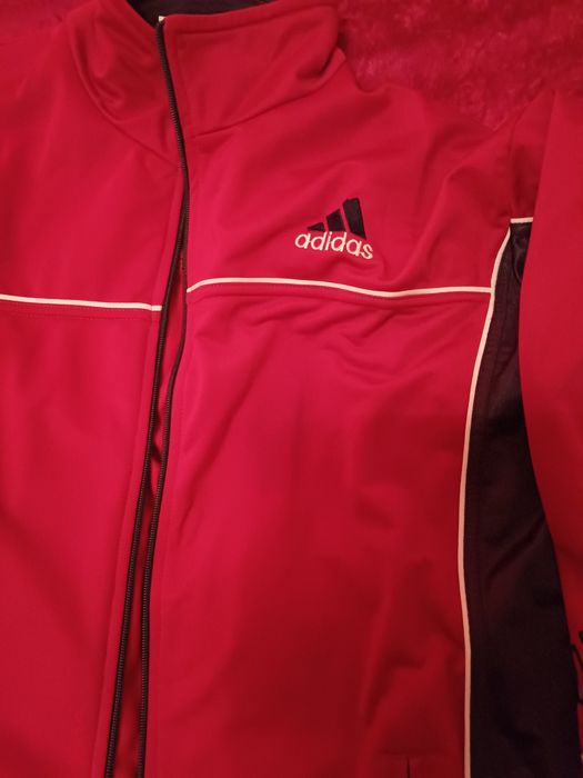 Vende se Casaco Adidas