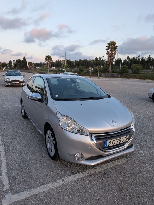 Peugeot 208 82cv (2013)