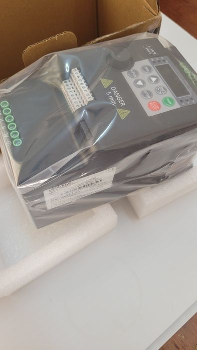 Із 380 на 380 В. 5,5 кВт Частотний перетворювач 5,5 кВт Landrive CW 10